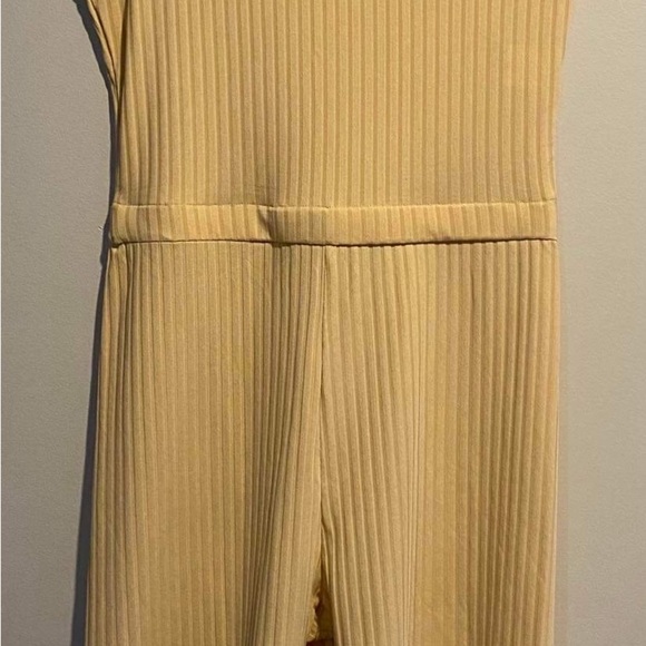 Shein Large Yellow Tan one sleeve shorts Romper - Picture 6 of 7
